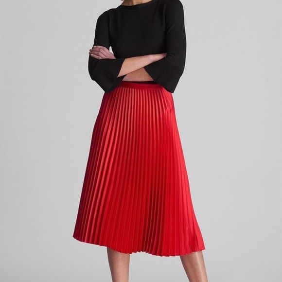 Mür Dresses & Skirts - Mür Red plated pleather skirt S